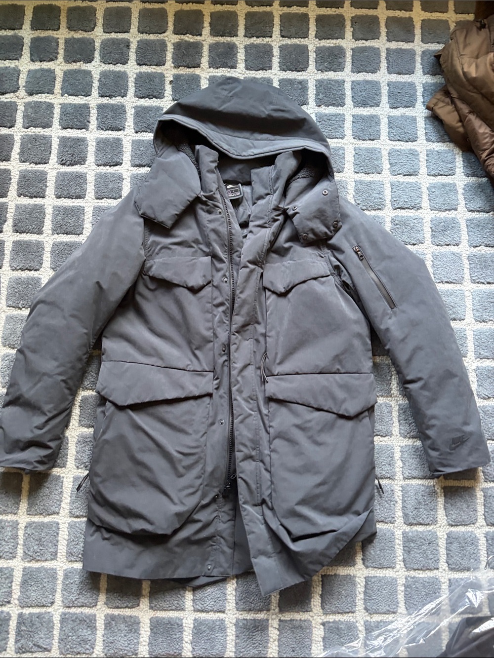 Nike Men's Hooded Winter Parka Jacket - Gray